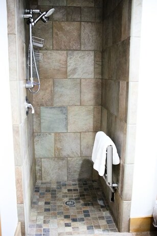 Imagen general del Hotel TroutHunter. Foto 10
