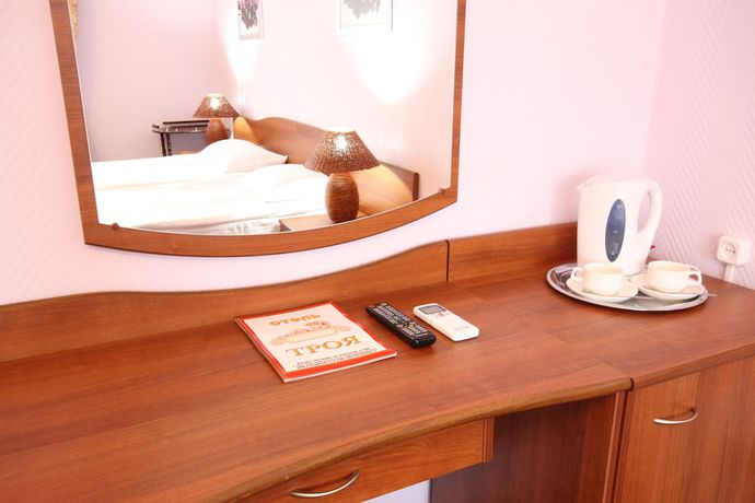 Imagen de la habitación del Hotel Troya. Foto 8