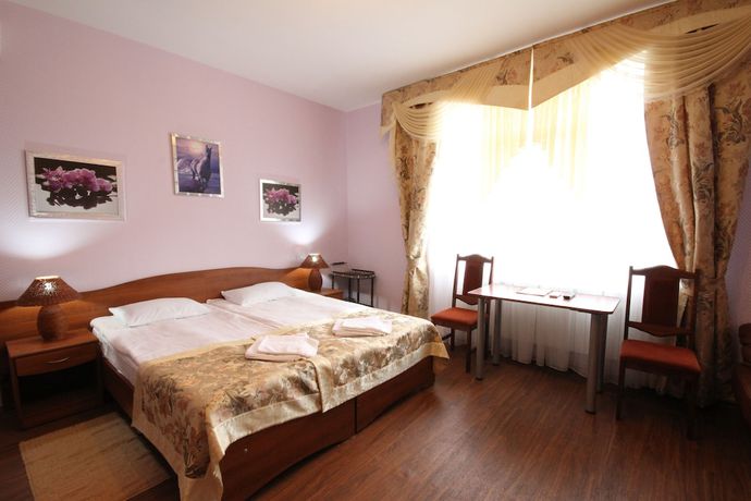 Imagen de la habitación del Hotel Troya. Foto 9