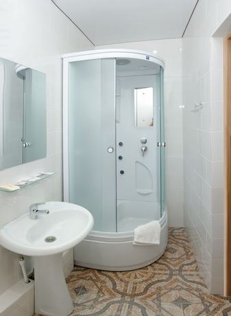 Imagen de la habitación del Hotel Troya. Foto 10