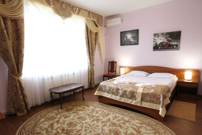 Imagen de la habitación del Hotel Troya. Foto 15