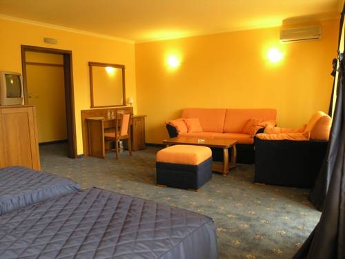 Imagen de la habitación del Hotel Troyan Plaza. Foto 19