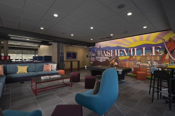 Imagen de los interiores del Hotel Tru By Hilton Asheville East. Foto 18
