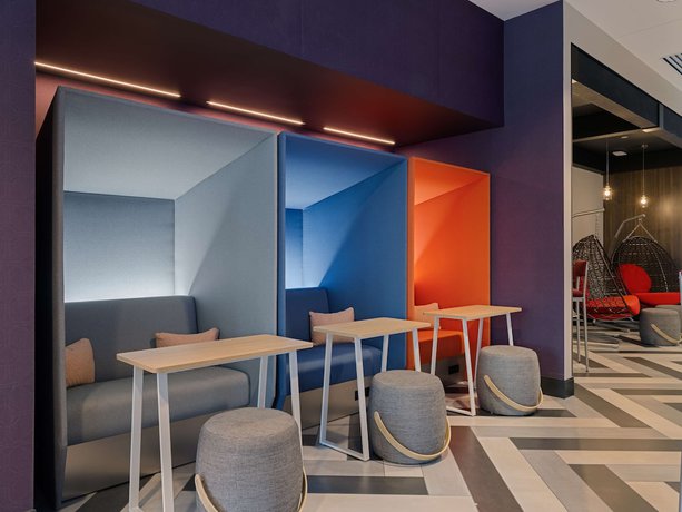Imagen de los interiores del Hotel Tru By Hilton Atlanta Airport College Park. Foto 15