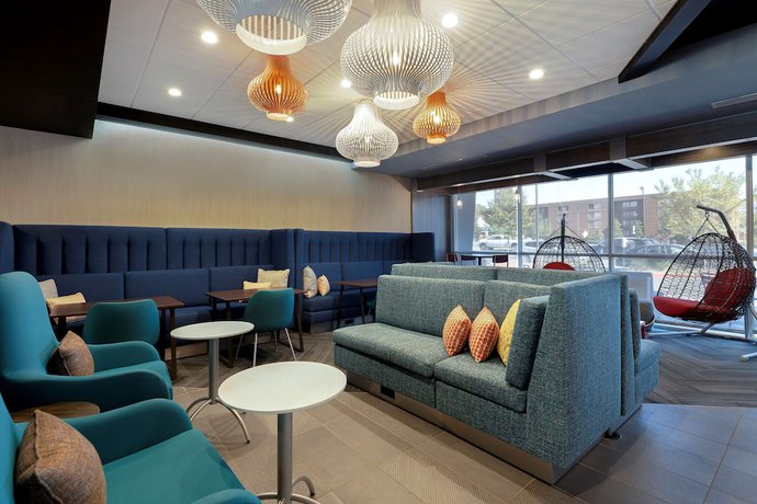Imagen de los interiores del Hotel Tru By Hilton Atlanta Galleria Ballpark. Foto 16