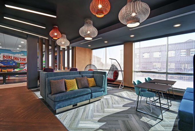 Imagen de los interiores del Hotel Tru By Hilton Burlington. Foto 17