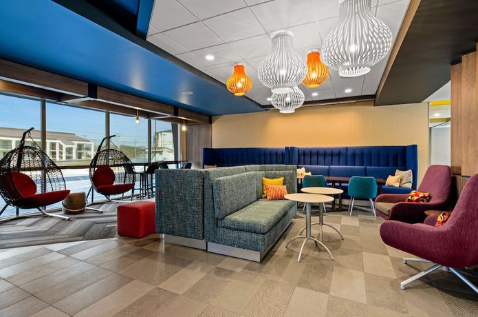 Imagen de los interiores del Hotel Tru By Hilton Christiansburg. Foto 17