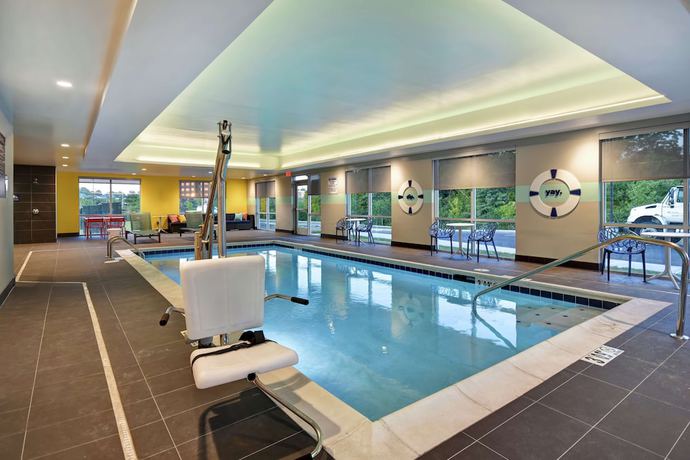 Imagen de la piscina del Hotel Tru By Hilton Cincinnati Airport South Florence. Foto 19
