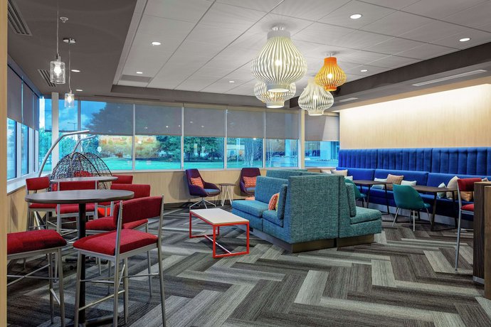 Imagen de los interiores del Hotel Tru By Hilton Cleveland Midtown. Foto 13