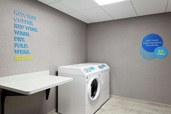 Imagen de los interiores del Hotel Tru By Hilton Cleveland Midtown. Foto 14