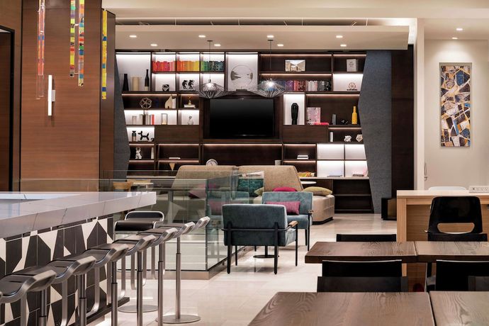 Imagen de los interiores del Hotel Tru By Hilton Denver Downtown Convention Center. Foto 17