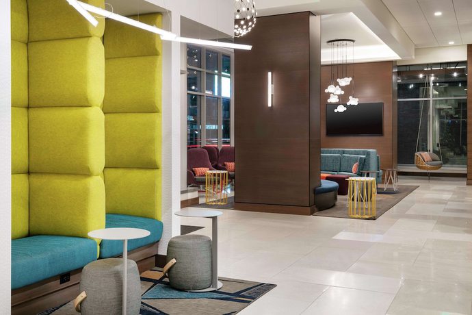 Imagen de los interiores del Hotel Tru By Hilton Denver Downtown Convention Center. Foto 18