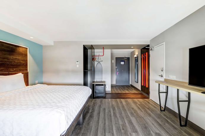 Imagen de la habitación del Hotel Tru By Hilton Edmonton Windermere. Foto 7