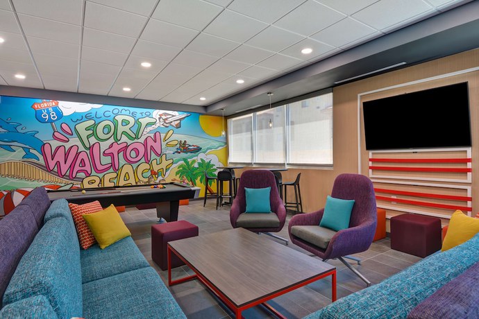 Imagen de los interiores del Hotel Tru By Hilton Fort Walton Beach, Fl. Foto 12