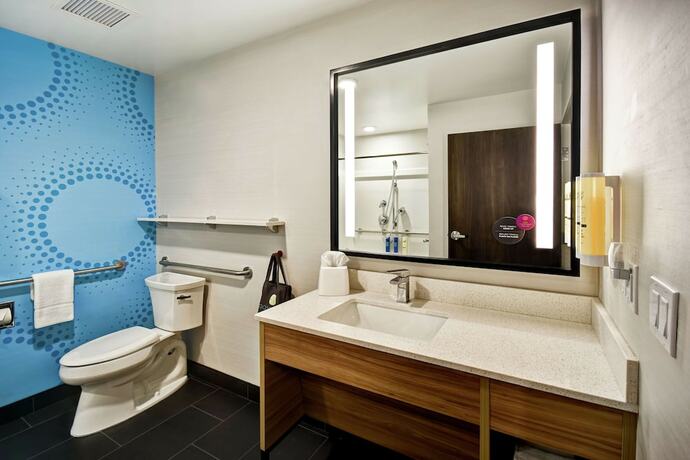 Imagen de la habitación del Hotel Tru By Hilton Fort Wayne. Foto 12