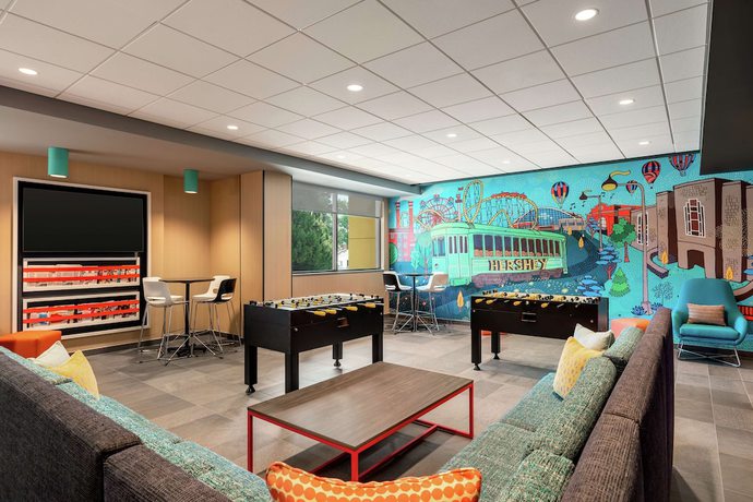 Imagen de los interiores del Hotel Tru By Hilton Hershey Chocolate Avenue. Foto 12