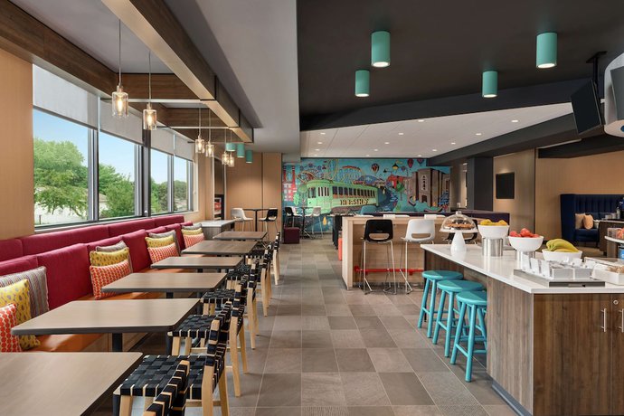 Imagen de los interiores del Hotel Tru By Hilton Hershey Chocolate Avenue. Foto 17