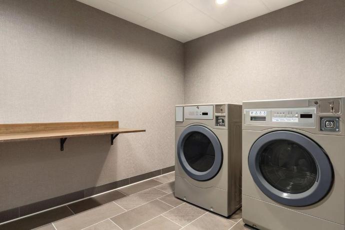 Imagen de los interiores del Hotel Tru By Hilton Lodi. Foto 9