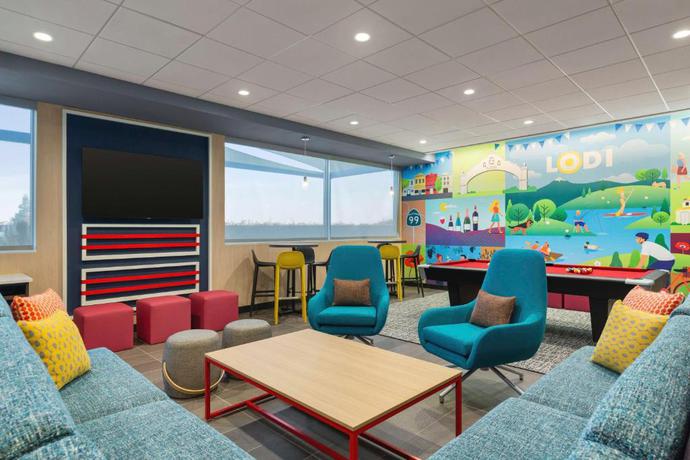 Imagen de los interiores del Hotel Tru By Hilton Lodi. Foto 15