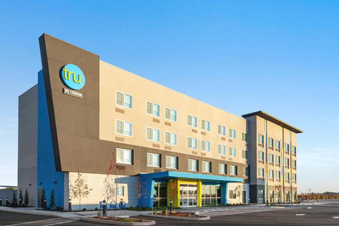 Imagen de los exteriores del Hotel Tru By Hilton Lodi. Foto 8