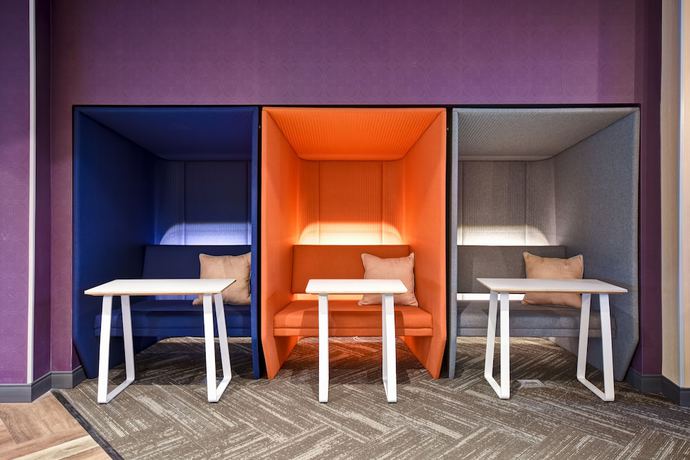 Imagen de los interiores del Hotel Tru By Hilton Louisville Airport. Foto 14
