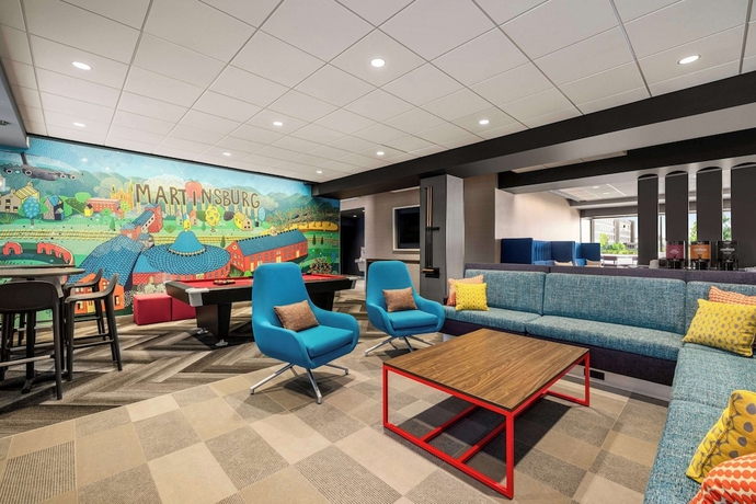 Imagen de los interiores del Hotel Tru By Hilton Martinsburg. Foto 12