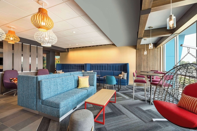 Imagen de los interiores del Hotel Tru By Hilton Martinsburg. Foto 13