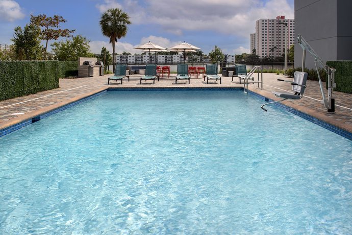 Imagen de la piscina del Hotel Tru By Hilton Miami Airport South Blue Lagoon, Fl. Foto 13