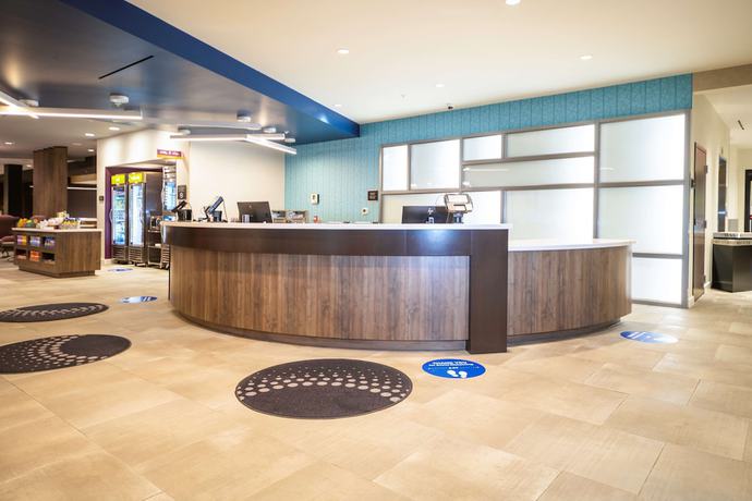 Imagen de los interiores del Hotel Tru By Hilton Minneapolis Mall Of America. Foto 16