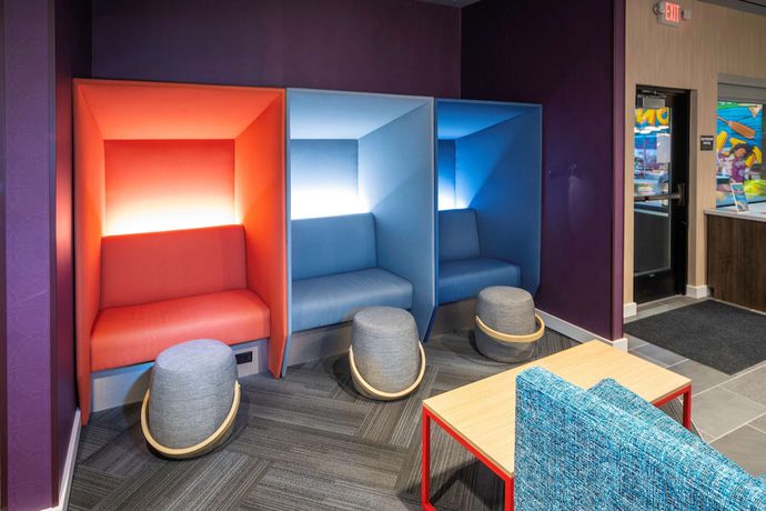 Imagen de los interiores del Hotel Tru By Hilton Minneapolis Mall Of America. Foto 19