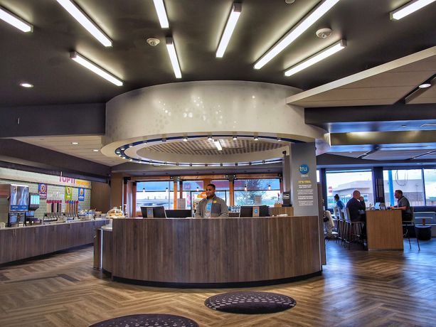 Imagen de los interiores del Hotel Tru By Hilton Oklahoma City Airport. Foto 17