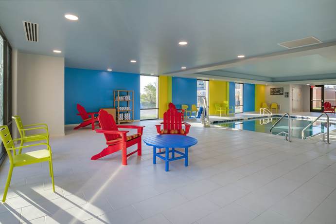 Imagen de la piscina del Hotel Tru By Hilton Omaha I-80 At 72nd Street, Ne. Foto 20