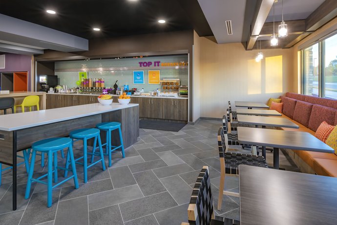 Imagen del bar/restaurante del Hotel Tru By Hilton Omaha I-80 At 72nd Street, Ne. Foto 3