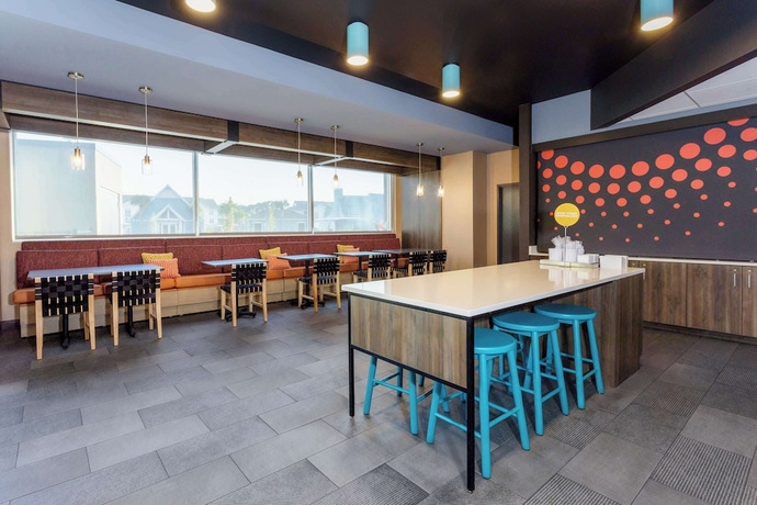 Imagen de los interiores del Hotel Tru By Hilton Panama City Beach. Foto 12