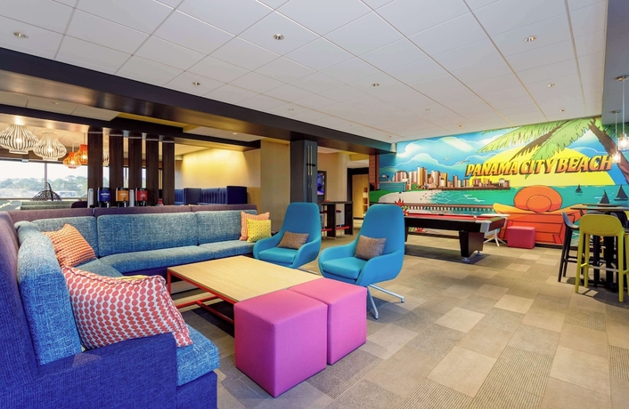 Imagen de los interiores del Hotel Tru By Hilton Panama City Beach. Foto 13