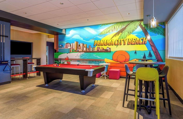 Imagen de los interiores del Hotel Tru By Hilton Panama City Beach. Foto 15