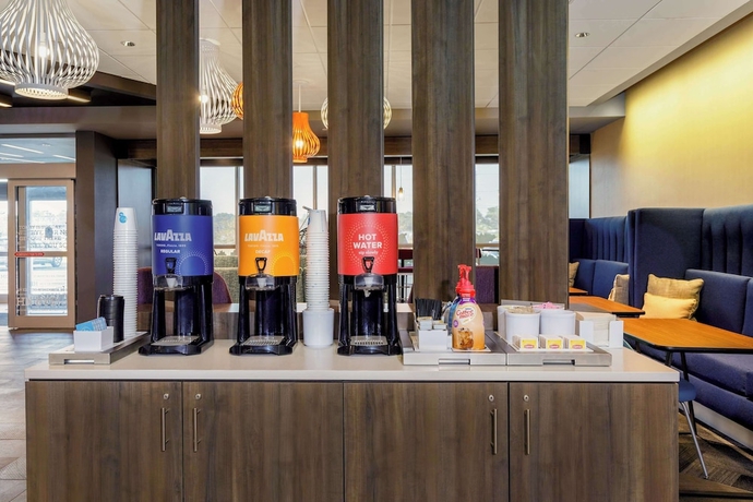 Imagen de los interiores del Hotel Tru By Hilton Panama City Beach. Foto 16