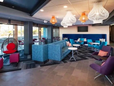 Imagen de los interiores del Hotel Tru By Hilton Phoenix Glendale Westgate. Foto 7