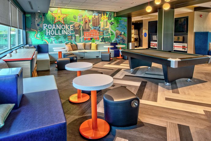 Imagen del bar/restaurante del Hotel Tru By Hilton Roanoke Hollins. Foto 3