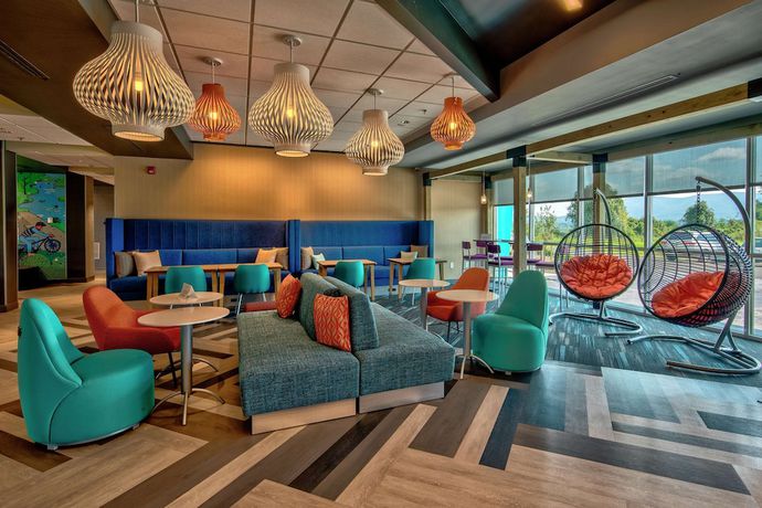 Imagen de los interiores del Hotel Tru By Hilton Roanoke Hollins. Foto 19