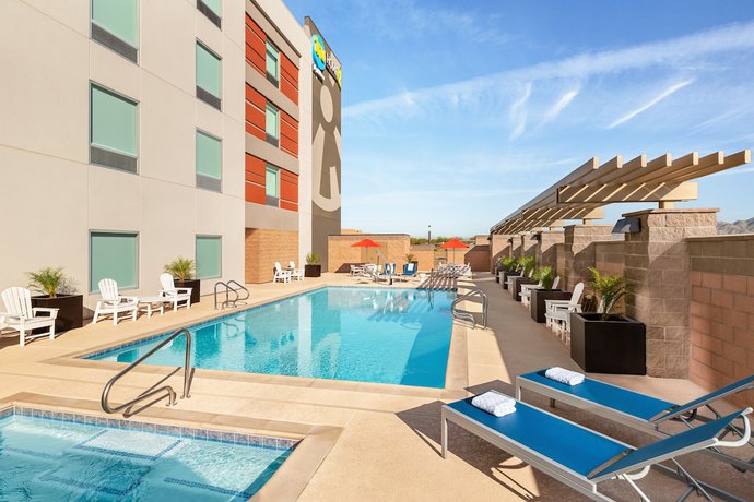 Imagen de la piscina del Hotel Tru By Hilton Scottsdale Salt River. Foto 20