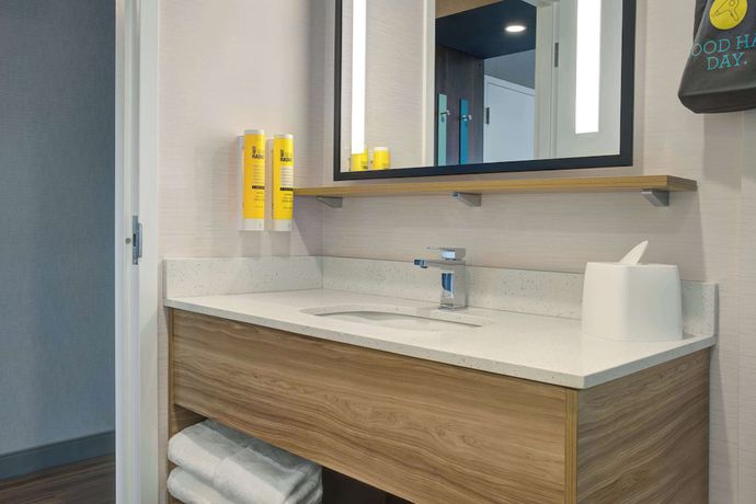 Imagen de la habitación del Hotel Tru By Hilton Toronto Airport West. Foto 10