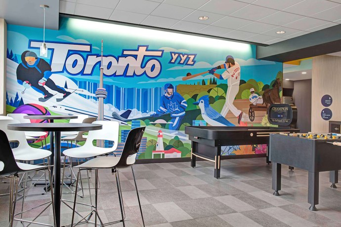Imagen de los interiores del Hotel Tru By Hilton Toronto Airport West. Foto 14