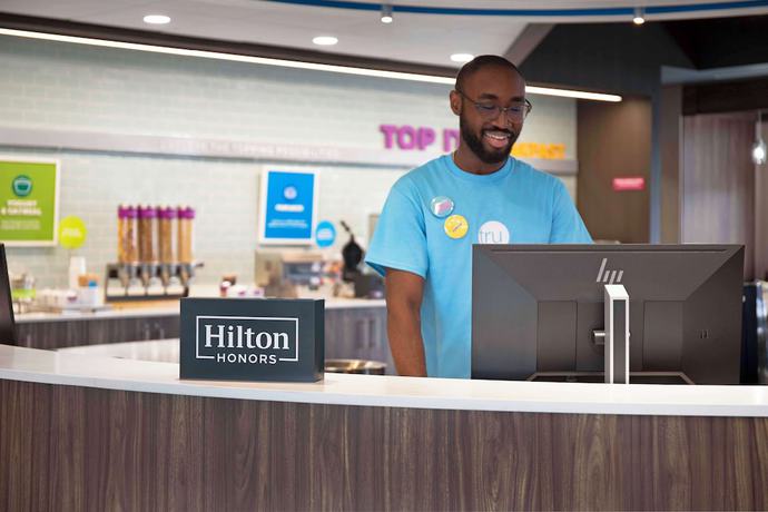 Imagen de los interiores del Hotel Tru By Hilton Toronto Airport West. Foto 20