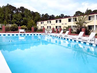 Imagen de la piscina del Hotel Tru By Hilton Wilmington. Foto 7