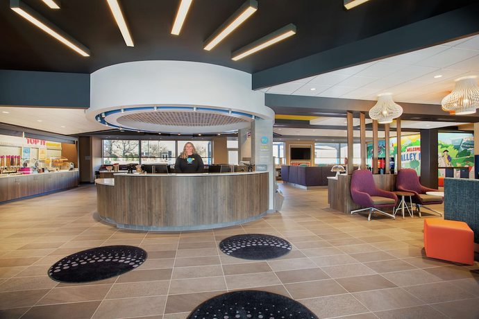 Imagen de los interiores del Hotel Tru by Hilton Audubon Valley Forge. Foto 16