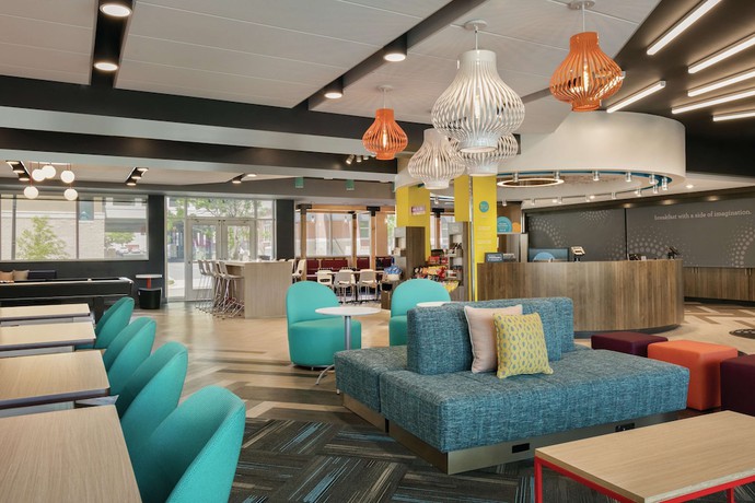 Imagen de los interiores del Hotel Tru by Hilton Charlotte Ayrsley. Foto 18
