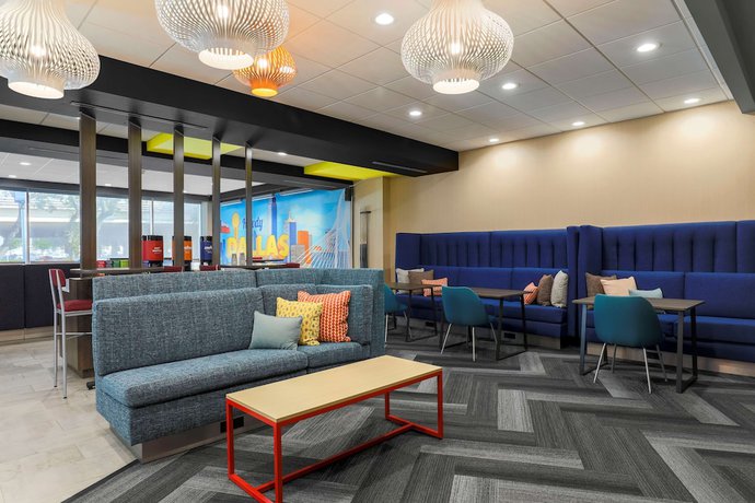 Imagen de los interiores del Hotel Tru by Hilton Dallas Downtown Market Center. Foto 13