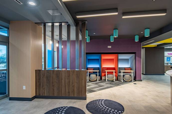 Imagen de los interiores del Hotel Tru by Hilton Dallas Downtown Market Center. Foto 14