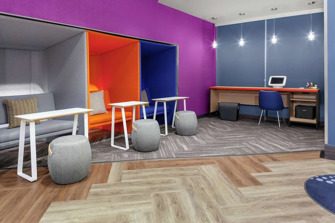 Imagen de los interiores del Hotel Tru by Hilton Gilbert. Foto 18